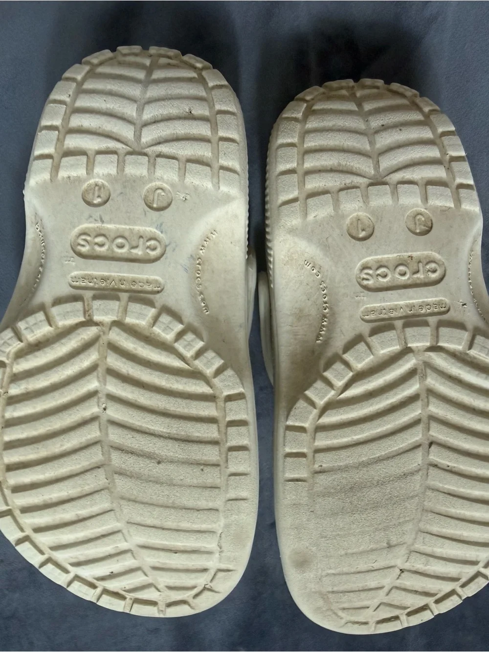 CROCS lightweight white